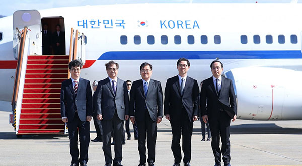 Historic Trip: South Korean Envoys to Meet North's Kim Historic Trip: South Korean Envoys to Meet North’s Kim